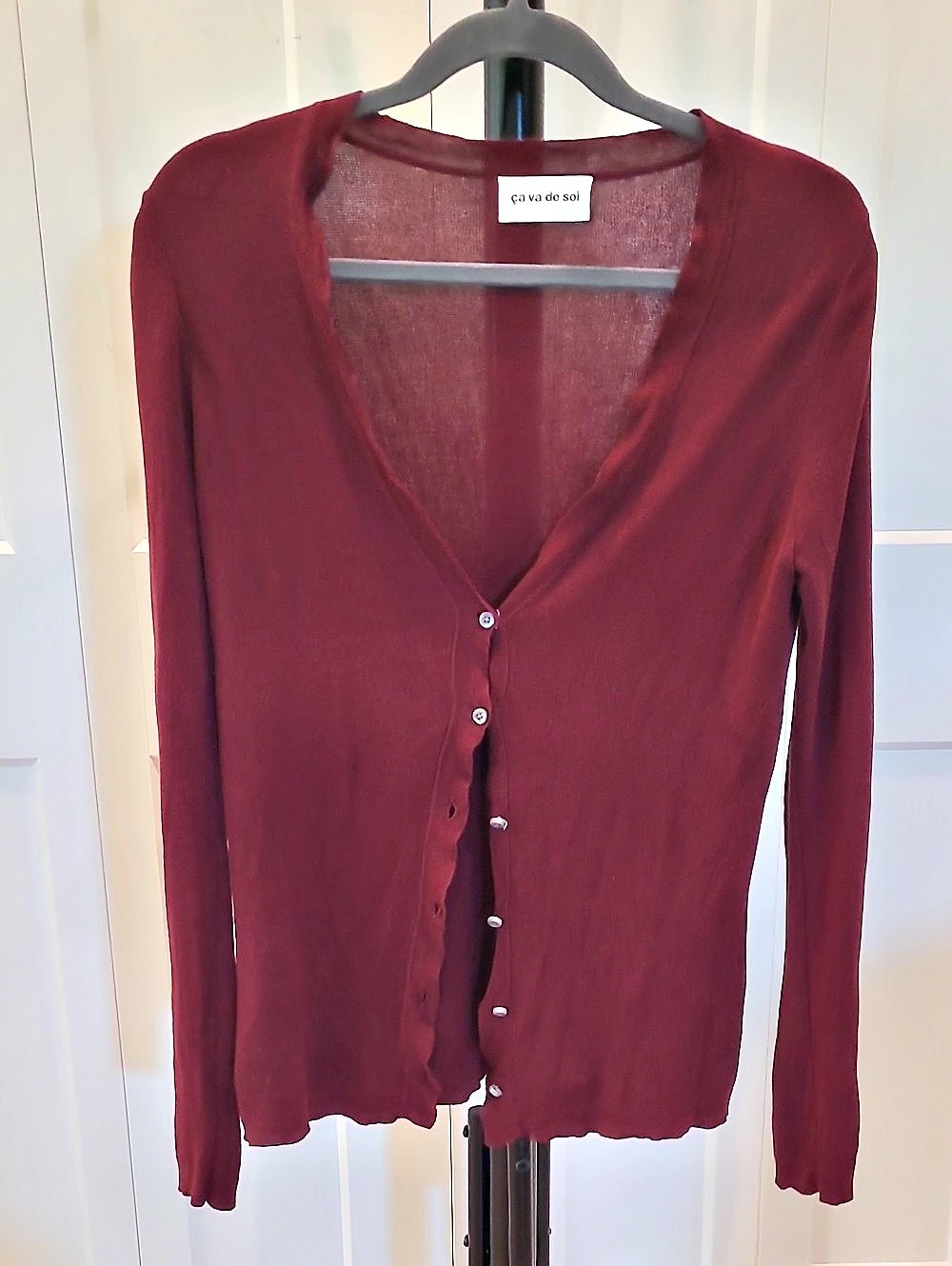 ça va de soi Kaffa V-Neck Cardigan in Burgundy Size Medium